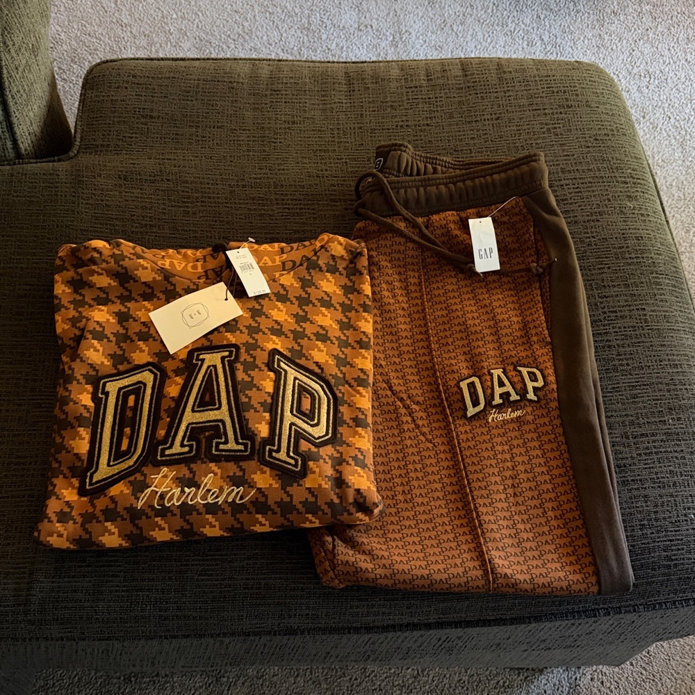 GAP DAP Harlem Houndstooth Set in Orange and Brown